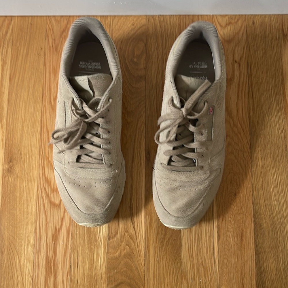 Men’s suede Reeboks - Picture 2 of 6